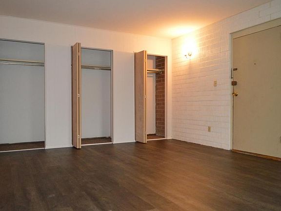 3rd image of 3205 Dody St APT 1