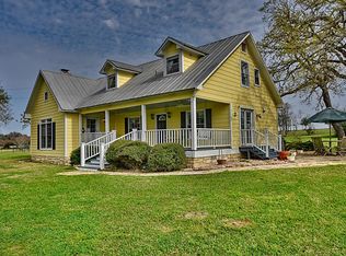 1229 Willow Springs Rd, Fayetteville, TX 78940