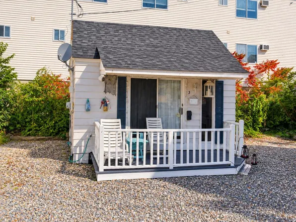 17 Whitten Street #3, Hampton, NH 03842