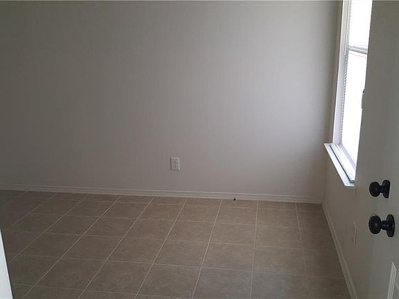 5th image of 3805 Moonlight Ave