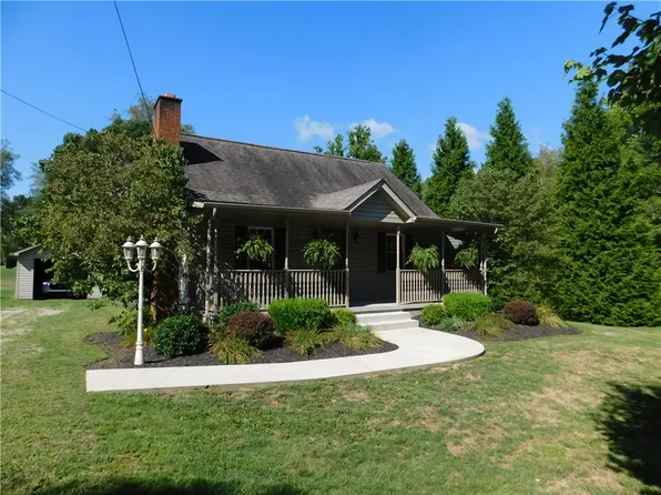 206 Carmichaels St, Rices Landing, PA 15357