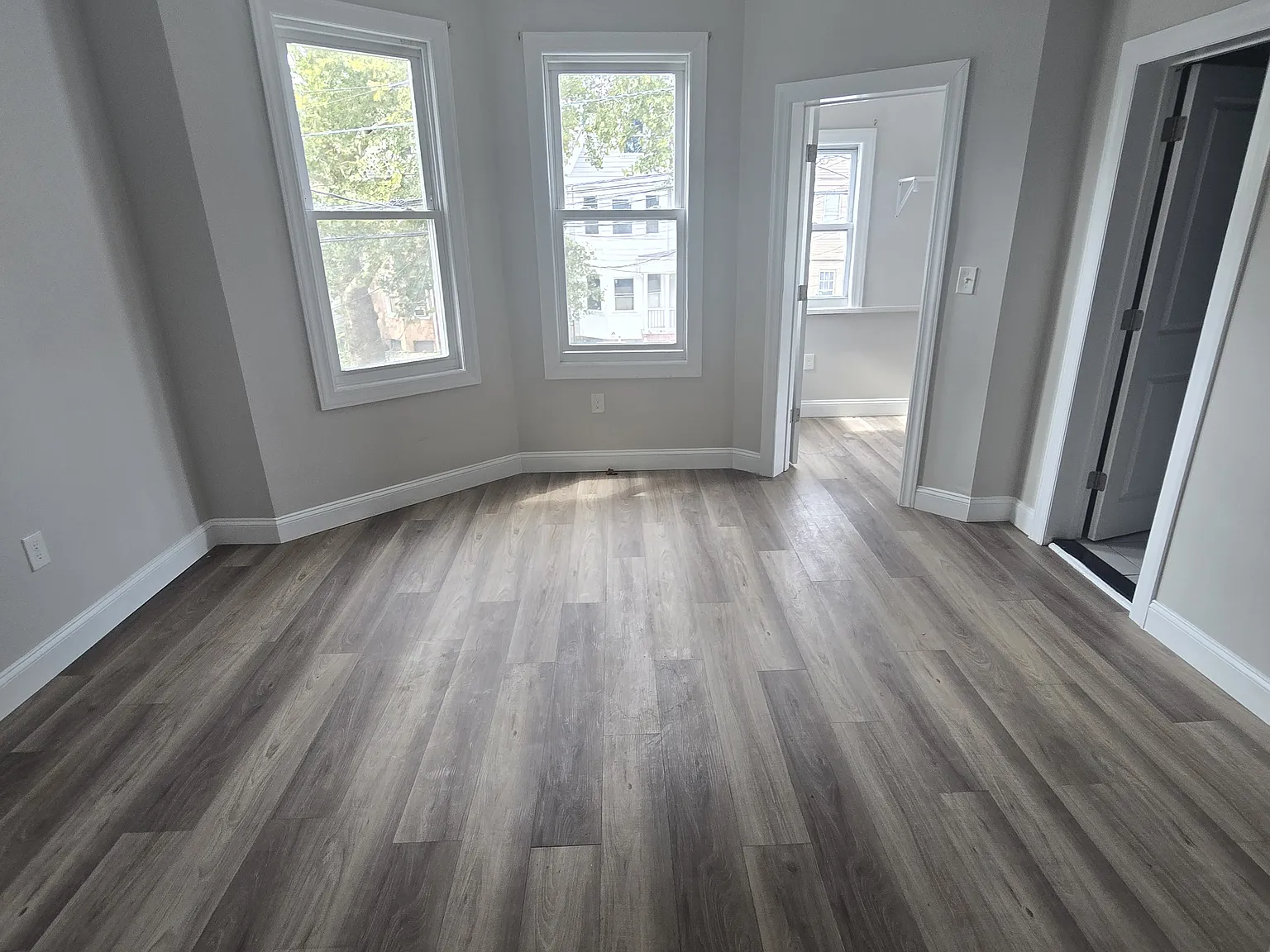 3 bed, $2,400 — Photo 3
