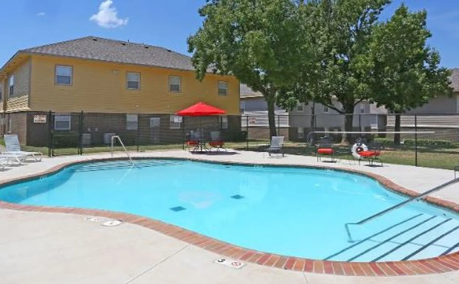 Preston Square Apartments - Now Offering $250 Off Move-In Costs! — Photo 3