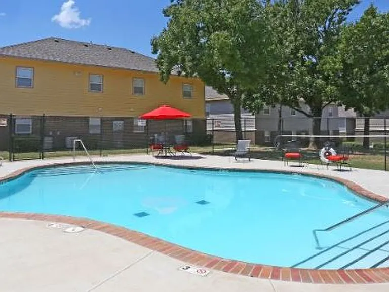 Preston Square Apartments - Now Offering $200 Off Move-In Costs! — Photo 3