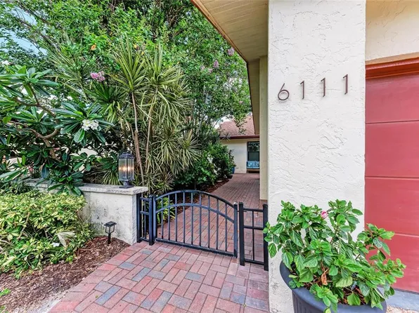 6111 Courtside Dr, Bradenton, FL 34210