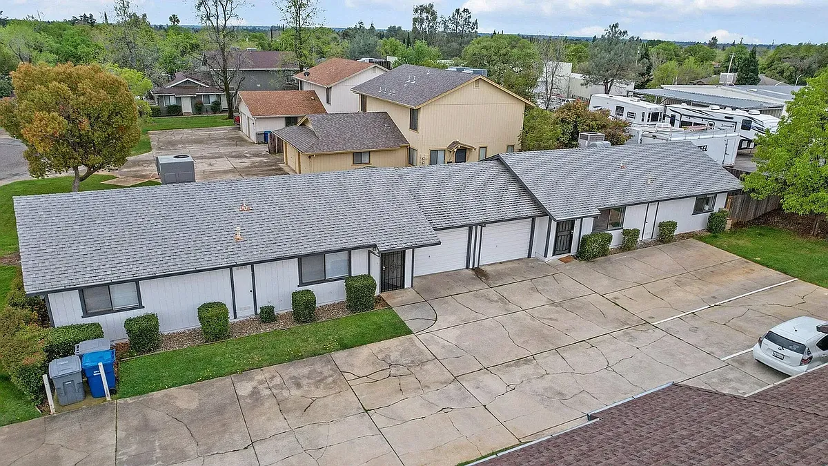 Building Photo - 2556 Sabre Ct