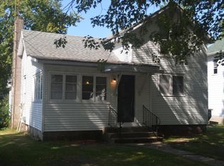522 Maple St, Colon, MI 49040