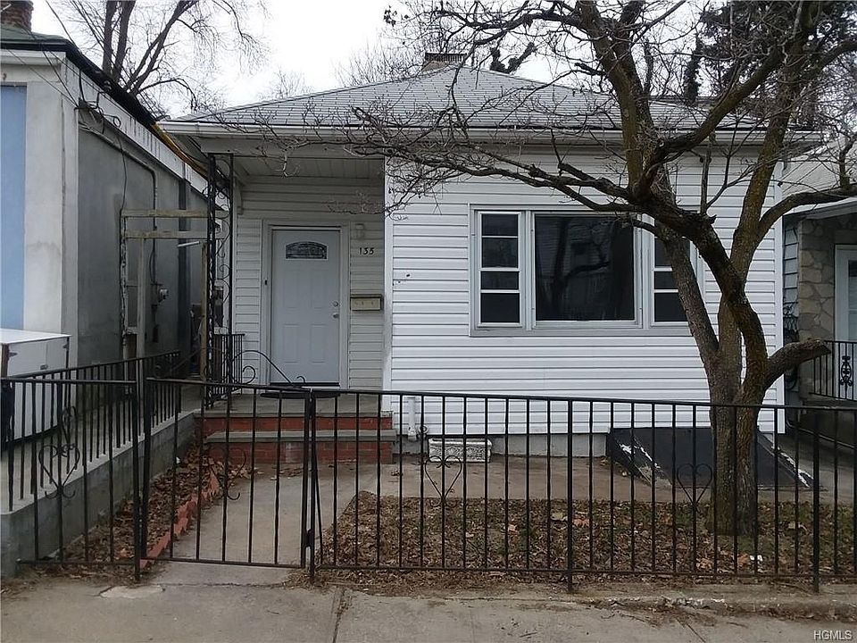 1st image of 135 Vineyard Ave