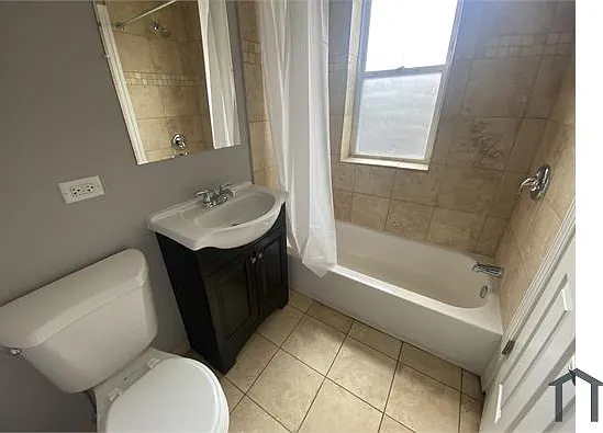 216 S Lavergne Ave — Photo 2
