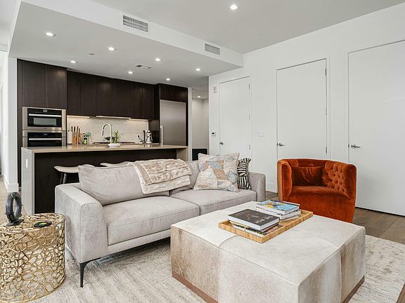 3rd image of 501 West Ave #1105