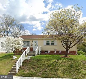 6612 March Dr, Oxon Hill, MD, 20745