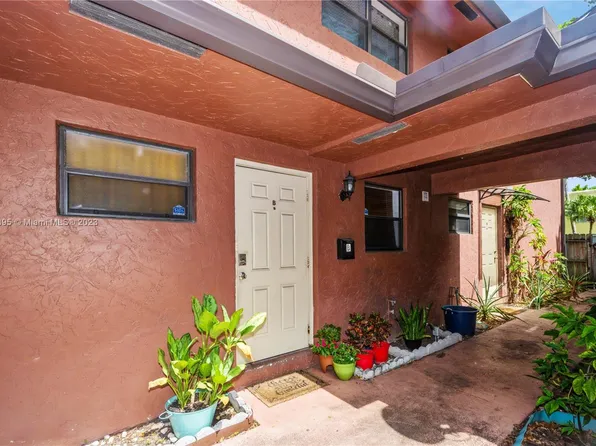 (undisclosed Address), Hollywood, FL 33023