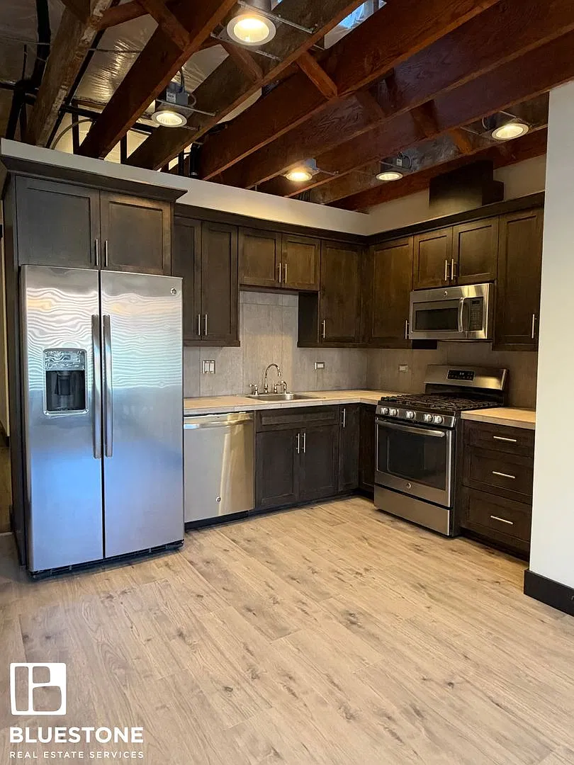 Welcome to the Historic Electric and Yeater Apartments — Photo 2