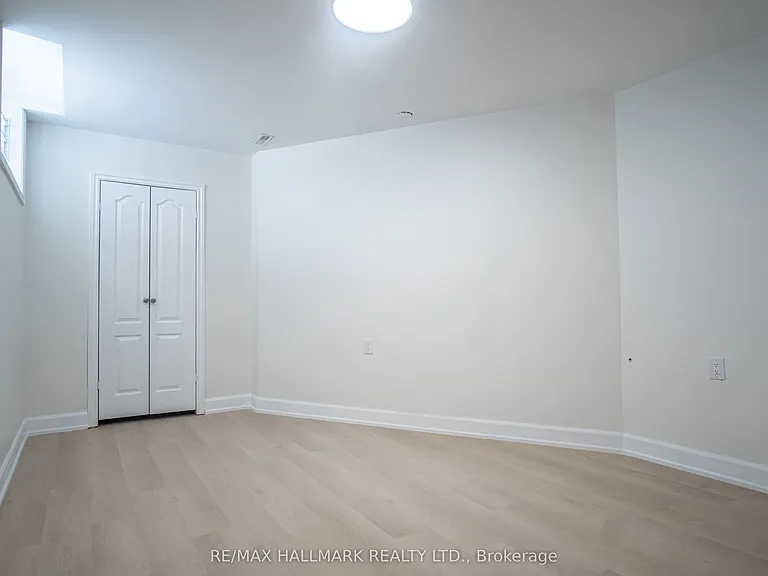 118 Fairholme Ave #1 — Photo 10
