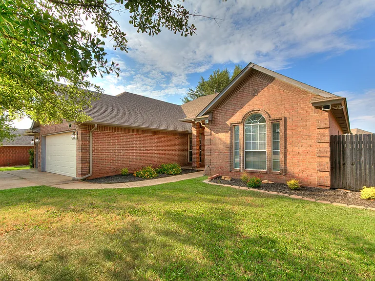 2913 Daybreak Dr — Photo 13