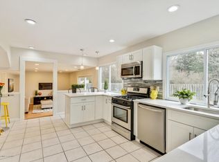 1083 Cavan Dr, Toms River, NJ 08753