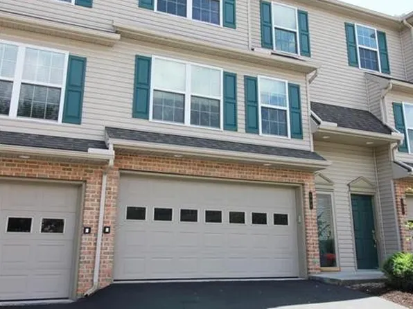 586 Meadowcroft Cir, Mechanicsburg, PA 17055