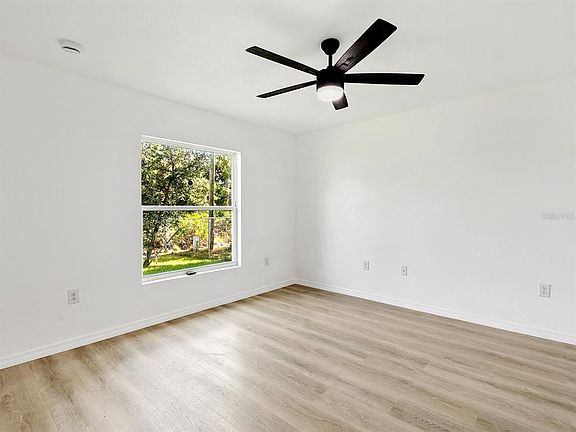 3rd image of 12168 Grosspoint Ave