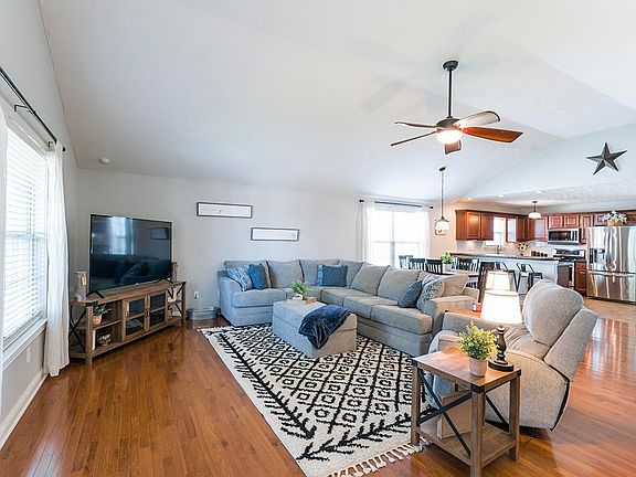 4th image of 309 Daintree Dr