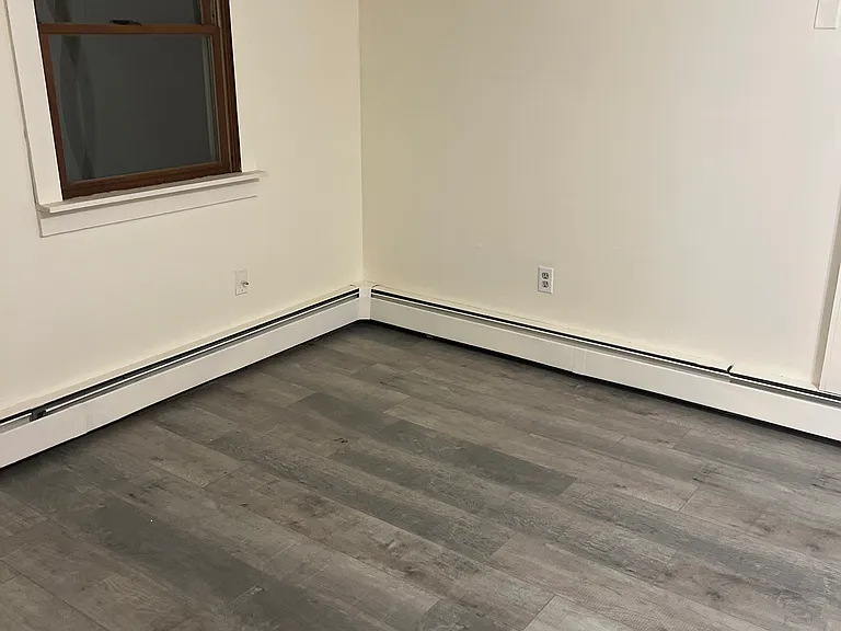 6 Market St #4 — Photo 4