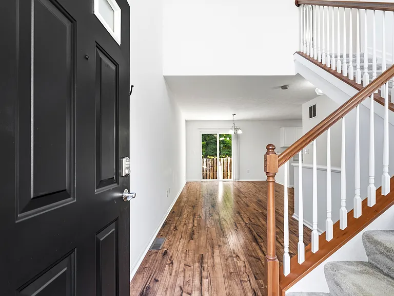 1113 Green Knoll Dr — Photo 5