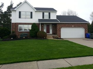 33 Camelot Dr, West Seneca, NY 14224