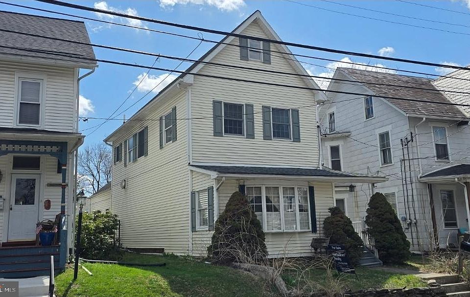 1st image of 432 E Fairview St