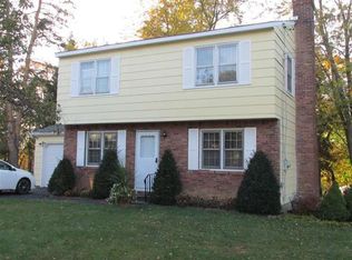 31 Lakeside Dr, Castleton, NY 12033