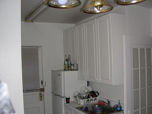 4th image of 3413 N Marshfield Ave APT 2E