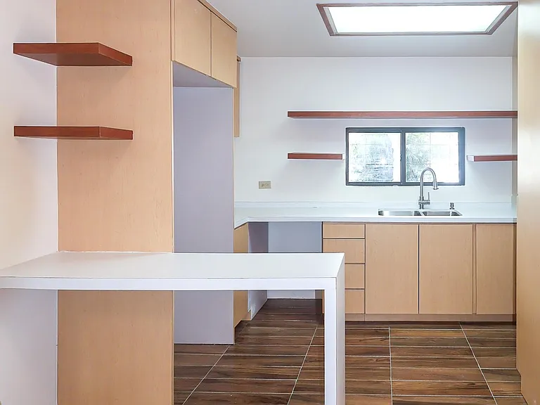 423 Calle R — Photo 5