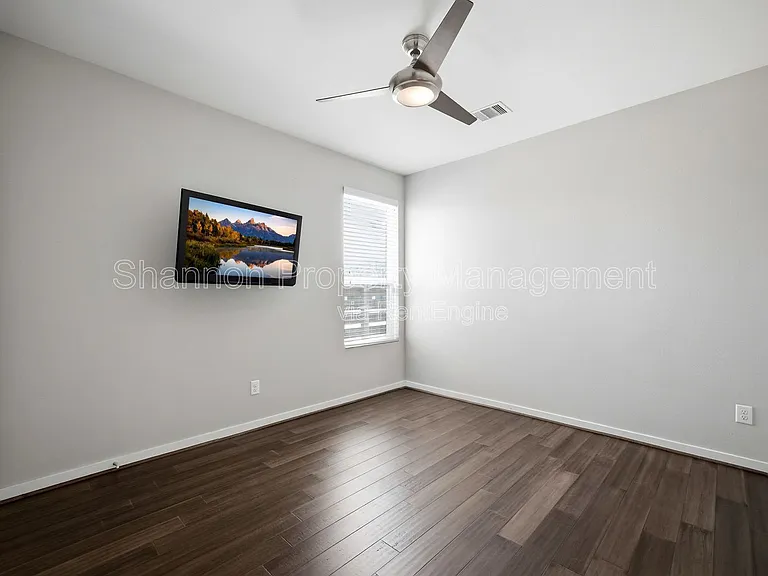 605 Dumble St — Photo 35