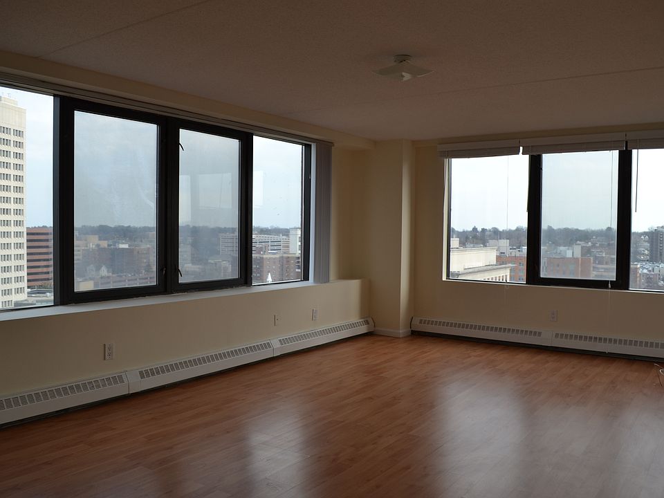 1st image of 4 Martine Ave APT 1506
