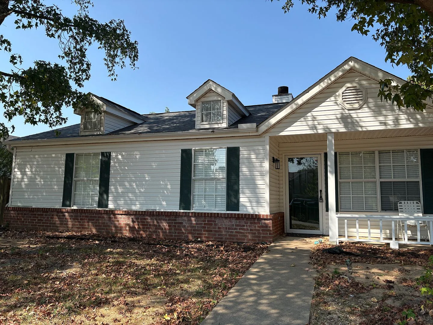 1602 Parkview Place — Photo 2
