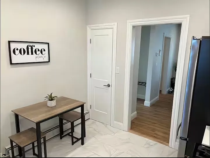 3 bed, 1000 sqft, $3,900 — Photo 4