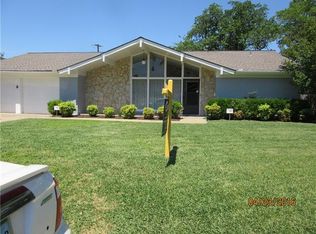 7101 Corona Dr, North Richland Hills, TX 76180