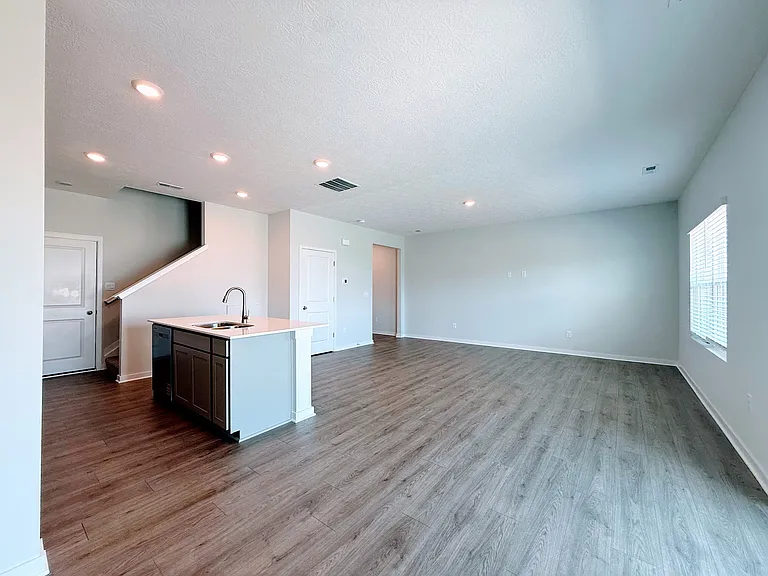 6304 Marinelli Dr N — Photo 12