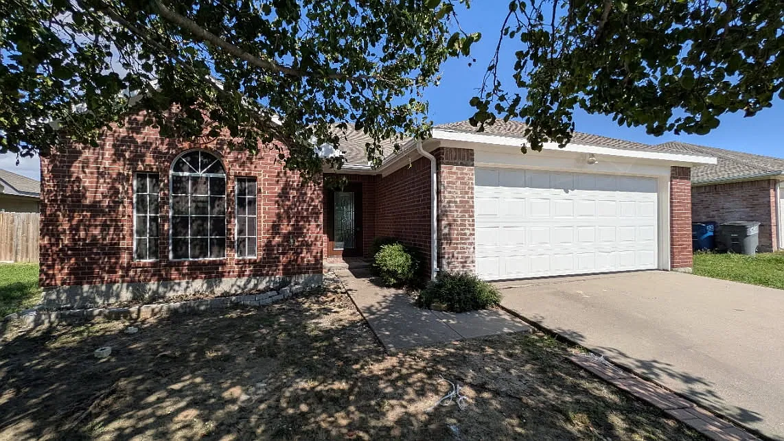 3 bed, 1309 sqft, $1,850 — Photo 2
