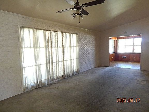 Additional Living Room