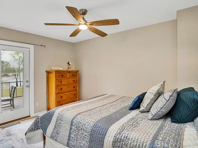 218 Long Island Dr — Photo 27