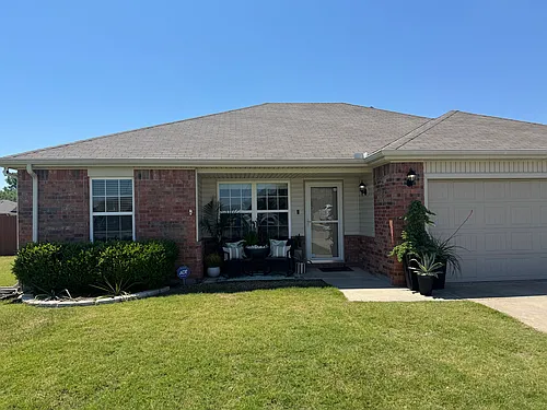 2305 Bradford Cir Photo 1