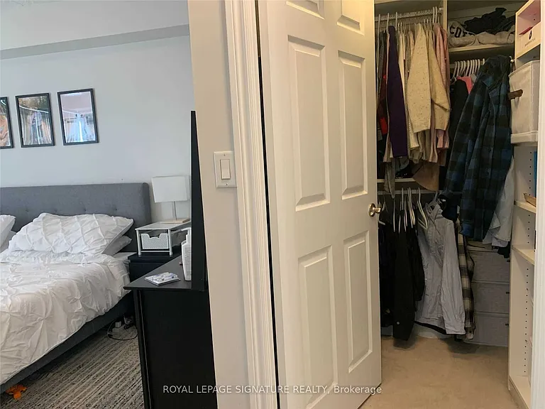 250 Wellington St W #632 — Photo 10
