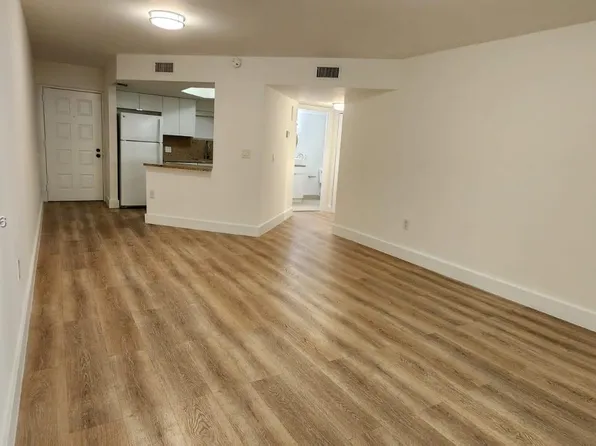 8333 Lake Dr APT 104, Doral, FL 33166