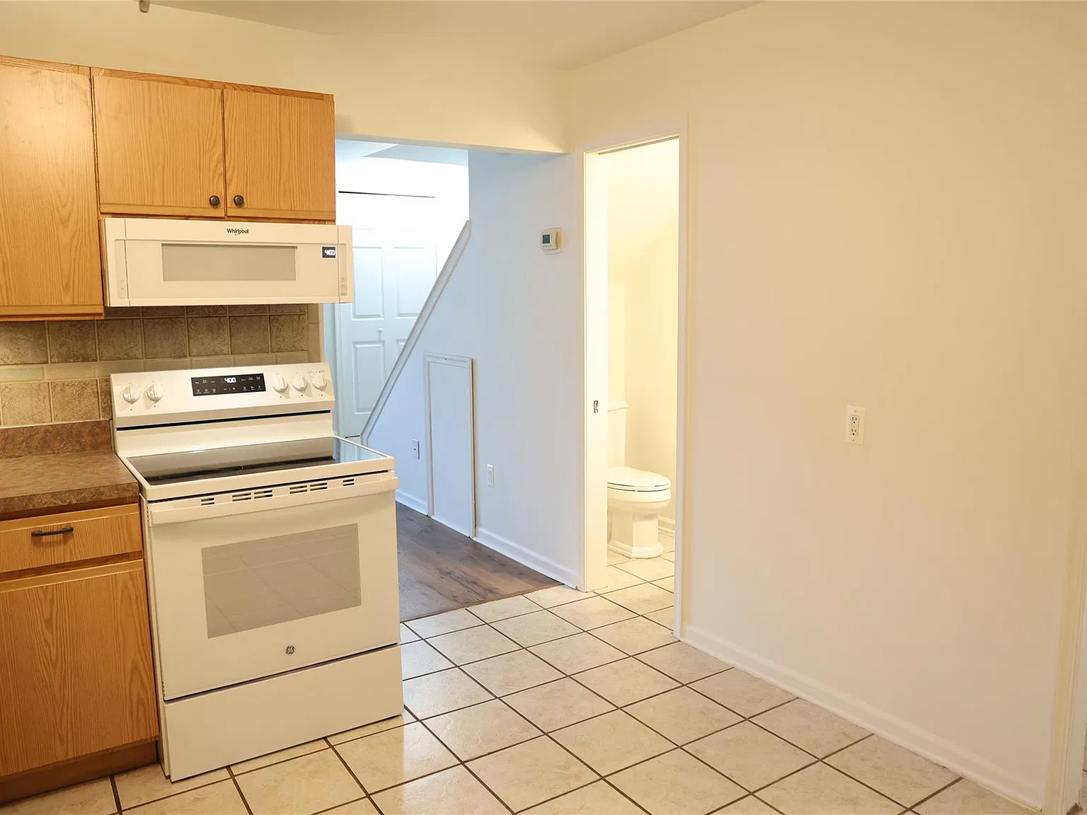 2 bed, 1.5 bath, 897 sqft, $1,350 — Photo 4
