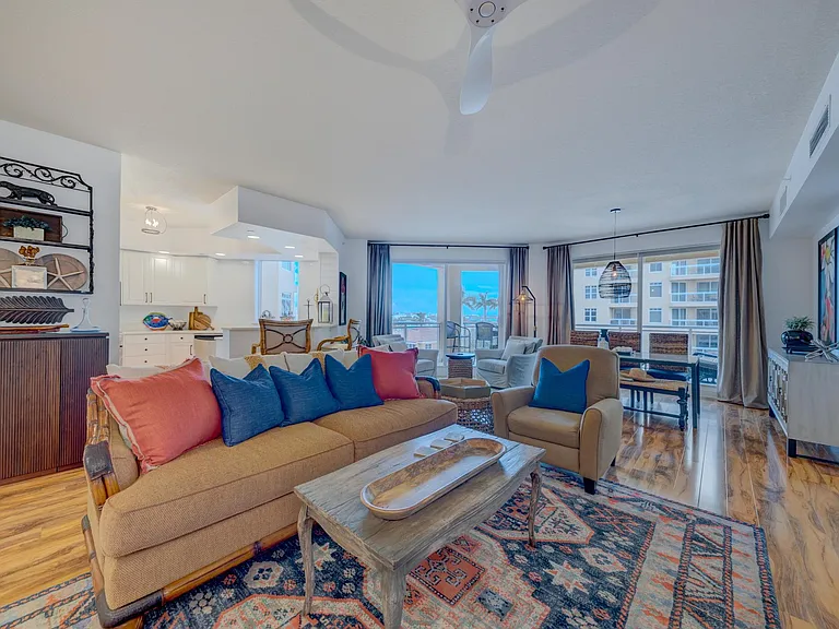 521 Mandalay Ave #505 — Photo 8