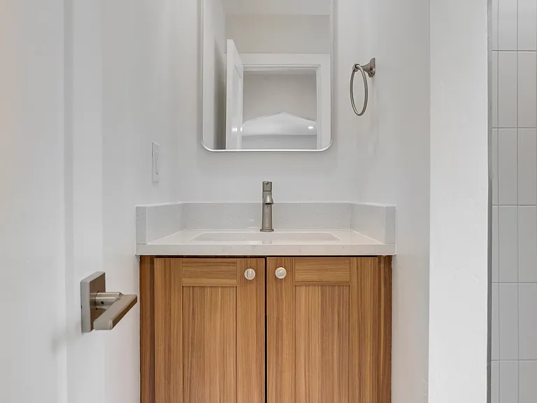 1270 N Logan St #9 — Photo 23