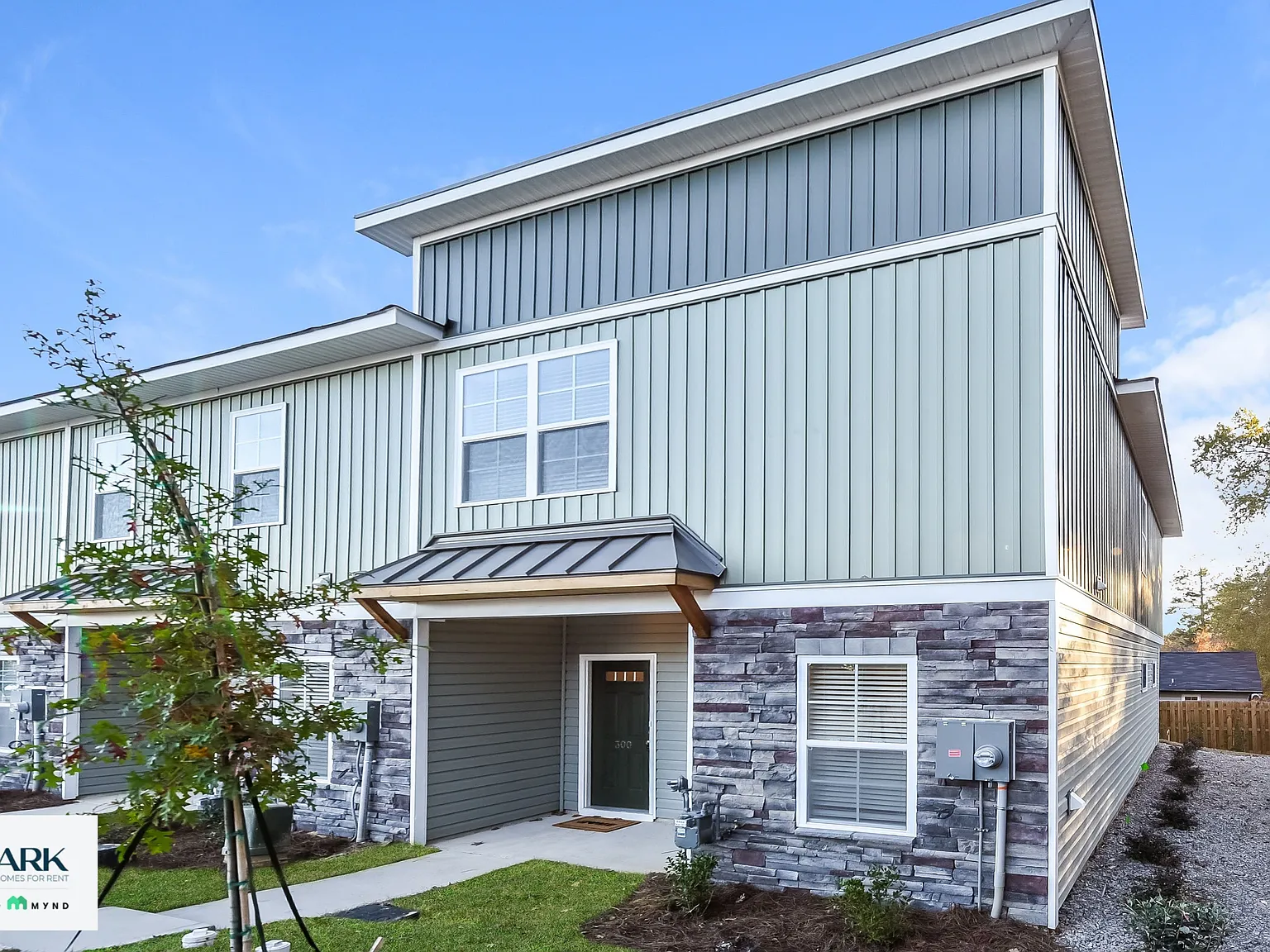 2 bed, 2.5 bath, 1428 sqft, $1,615 — Photo 3