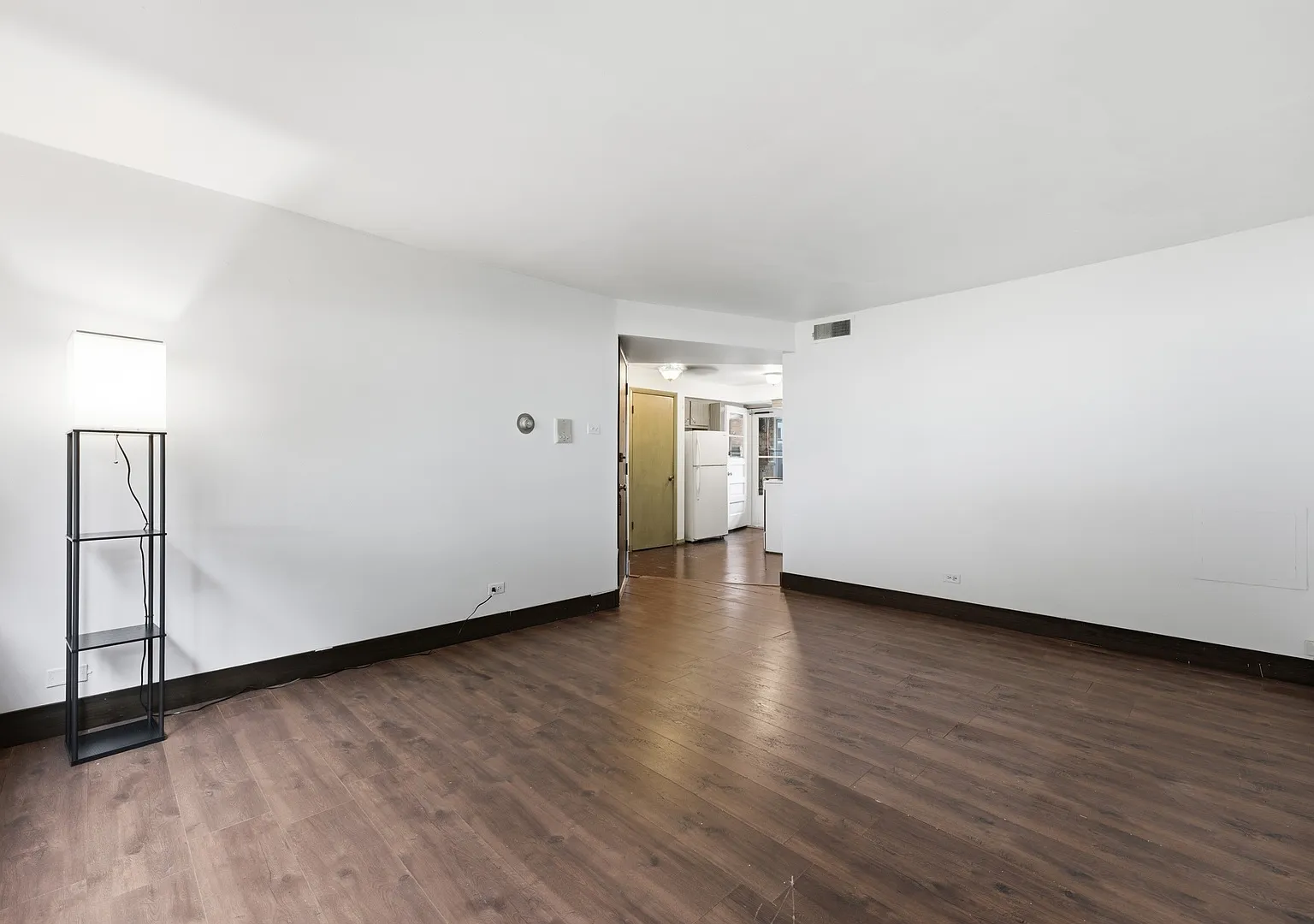 1 bed, 725 sqft, $1,250 — Photo 3