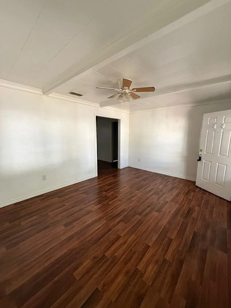 1841 Oak — Photo 3