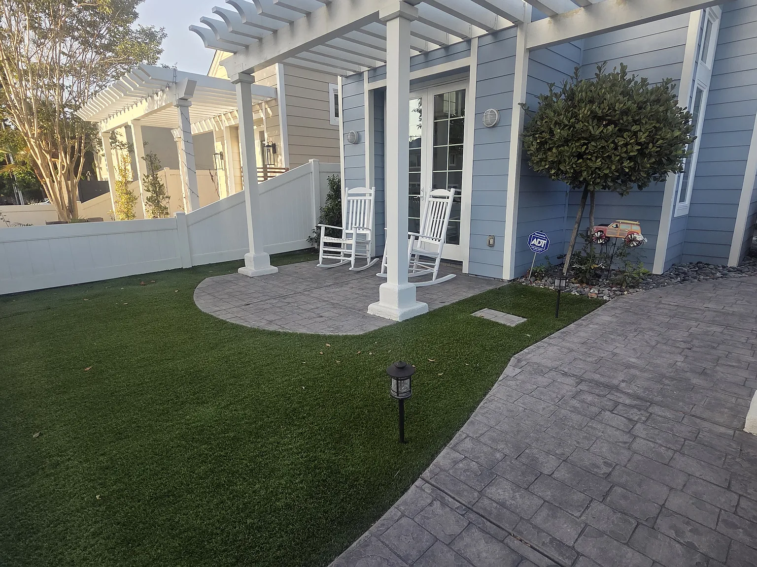 3 bed, 1977 sqft, $7,500 — Photo 2
