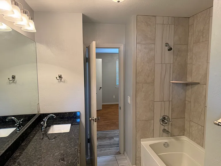 811 Linda St — Photo 10